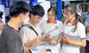 Đại học Thương mại công bố điểm chuẩn xét tuyển kết hợp