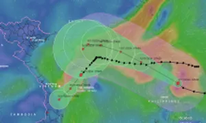 Bão Yinxing giảm còn cấp 8, bão Toraji sắp vào Biển Đông