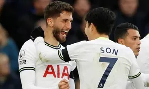 Tiền vệ Tottenham nguy cơ bị cấm 7 trận vì đụng chạm Son Heung-min