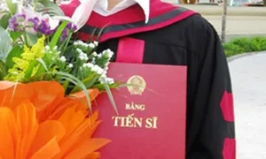 Tiến sĩ khó xin việc vì 'thạc sĩ là đủ rồi'