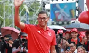 Cựu danh thủ Arsenal không tin đội nhà vô địch ngoại hạng Anh